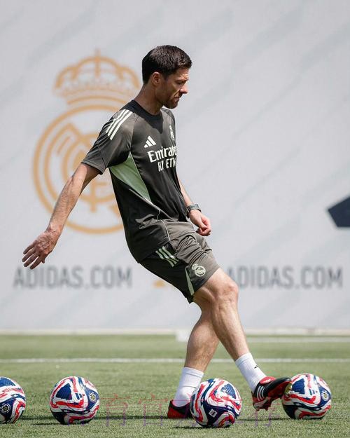 六台:阿隆索点名要维尔茨 但1.2亿欧直接吓退皇马 六台:阿隆索点名要维尔茨 但1.2亿欧直接吓退皇马